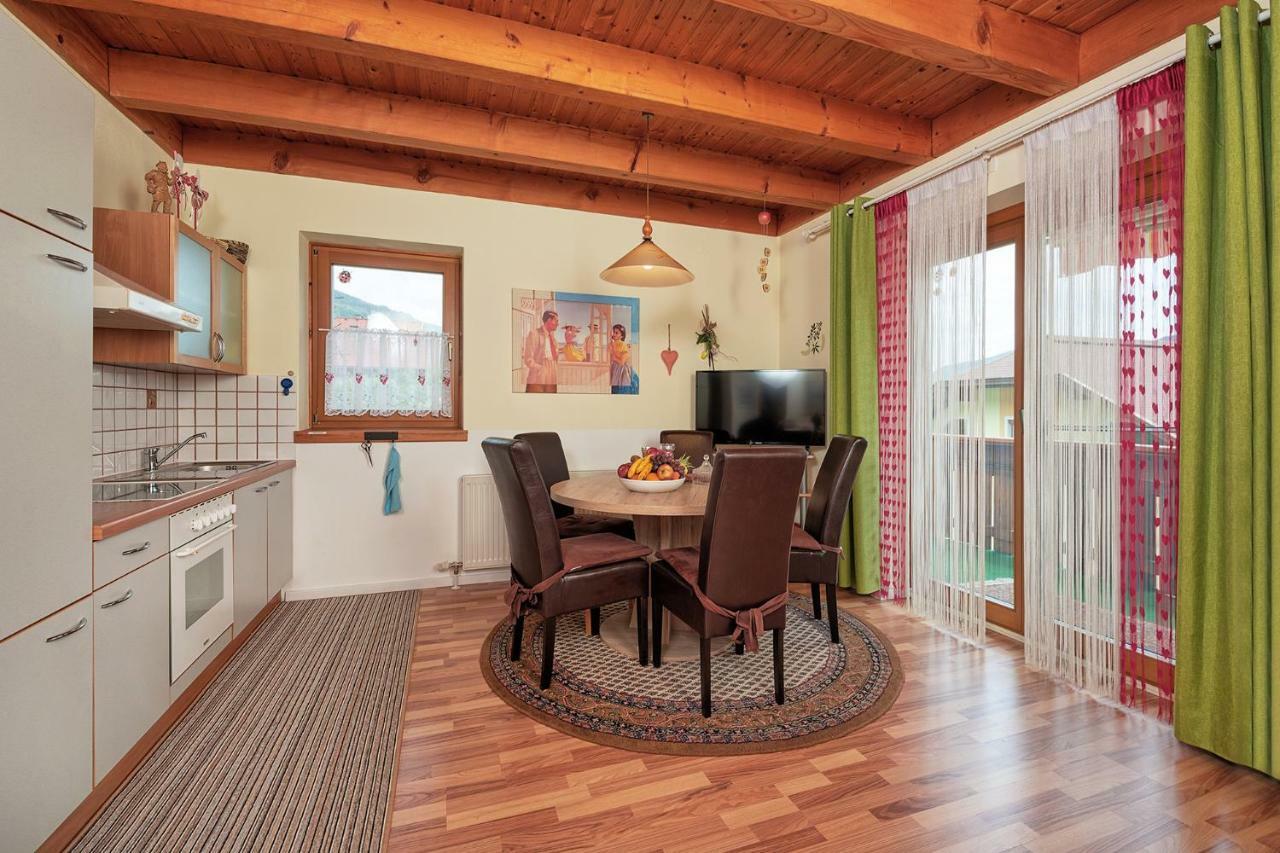 Dora Apartment *